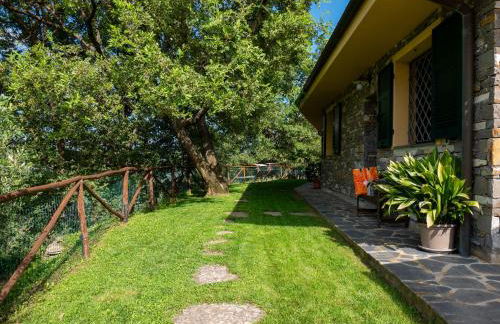 HOST4U - BORGATA VALLONE Apartments with Stunning Garden and Parking - Foto 66