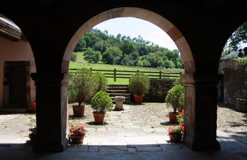 Palacio de Hualle - Photo 46