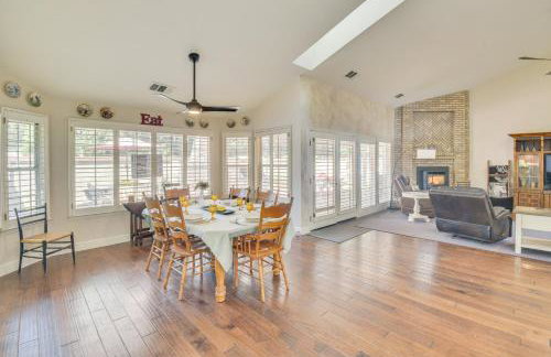 1 Mi to Applegate Park Zoo Pet-Friendly Home - Foto 6