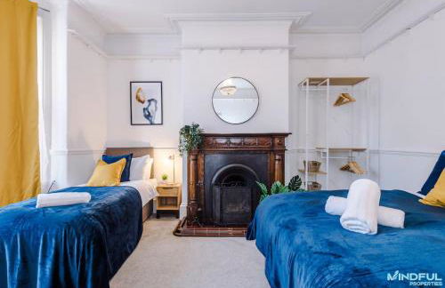 5BR House, Sleeps 10 guests - Free Parking - Business & Contractor Stays - Foto 18