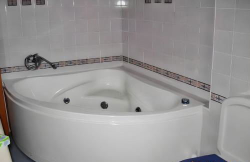 Comfortable house with mountain view and shared pool - Foto 5