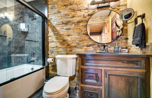 Spacious Packwood Cabin with Hot Tub - Near River - Foto 28