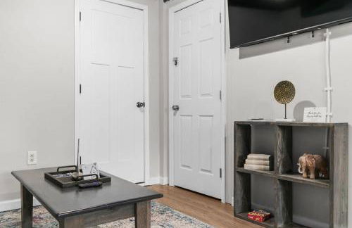 Broadmoor Bungalow - Both Units - Foto 24