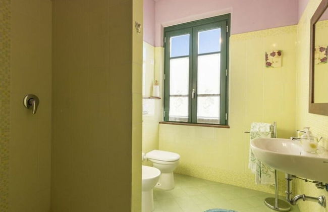 Villa Popiglio Comfortable Holiday Residence - Photo 17