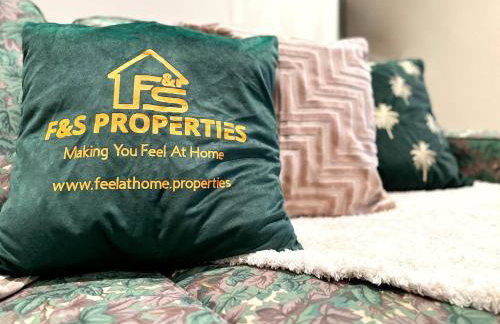 Joyful Jungle Jewel wBalcony & Foozeball-Ferndale - Foto 2