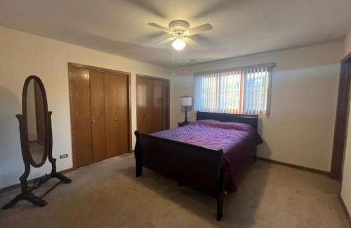 3BR-2BA Deluxe Apartment with Fireplace and Balcony - Foto 15