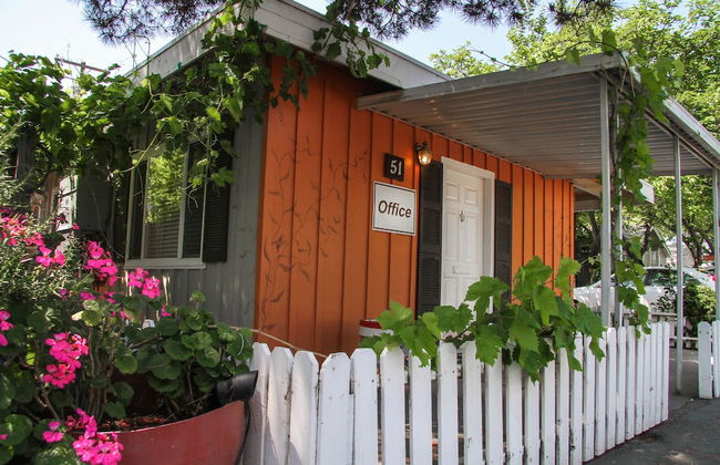 Arden Acres Executive Suites and Cottages - Foto 2