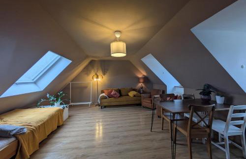 sonniges Dachgeschoss am münchner Stadtrand - Foto 1