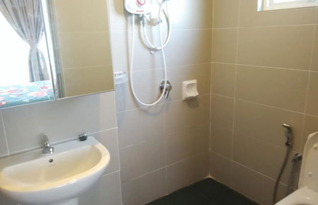 Cozy Crib at 7 Tree Seven Residence - Photo 20