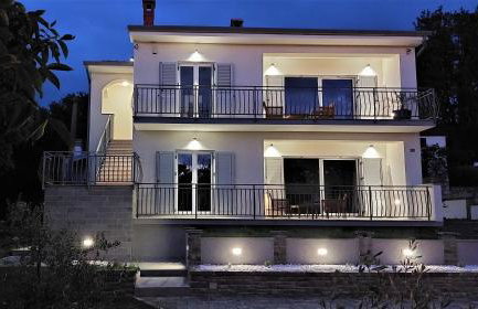 Villa Amoena with Pool and Sauna - Foto 1