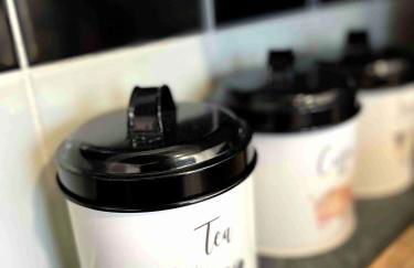 City Mill - Next to Town Centre Shopping and Restaurants - Free Parking - Foto 15