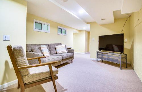 Ping-Pong and Backyard Spacious Chatham Retreat - Foto 24