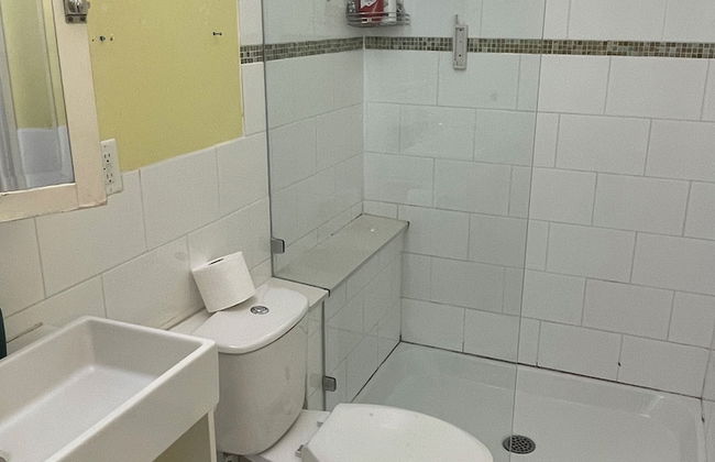 West Broadway guesthouse - Photo 64