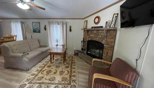 All Season Fun and Cozy Home in Island Falls, ME - Foto 1
