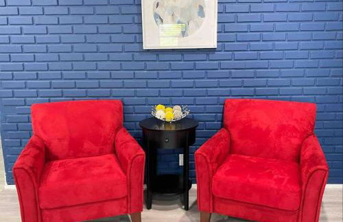 Royal Luxe Pool Home near Ft Laud airport and each - Photo 14