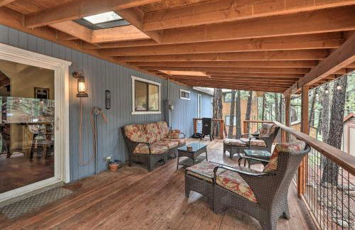 Hot Tub and Patio Pet-Friendly Cabin in Munds Park! - Foto 24