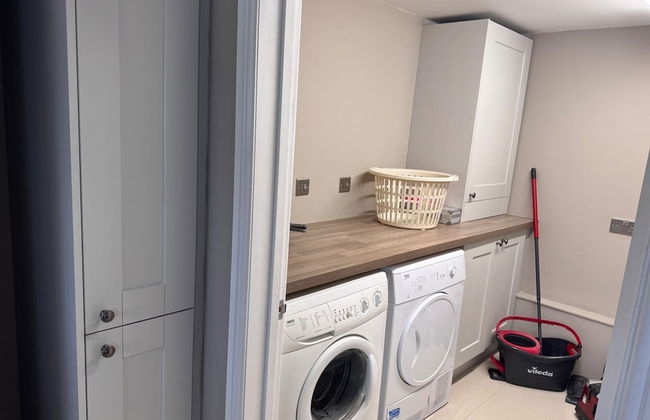 Pet-friendly - 2 Bedrooms Bungalow hot tub Parking - Foto 24