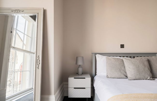 Stunning 2 Bed in Centre of Cheltenham - Photo 11