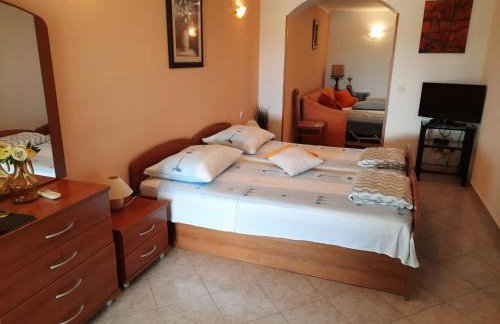 Apartments Zlosilo - Photo 47