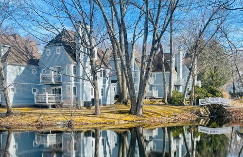 Luxury Villa- 3 mins to Mohegan- Fully Stocked with Fireplace- Jacuzzi, Saltwater Pools, Sauna - Foto 26