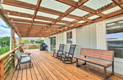 13 Mi to Lake Powell Mtn-View Home with Deck and BBQ - Foto 1