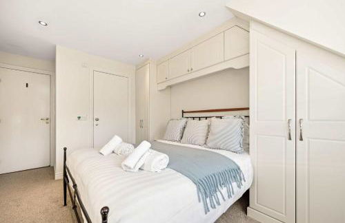 Stunning Sea Views - 3BD & Free Parking - Foto 6