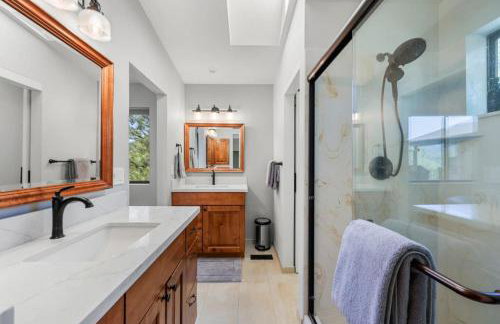 Summit Lodge- Sleeps 10, 4 Full Bath, Pet Friendly - Foto 13