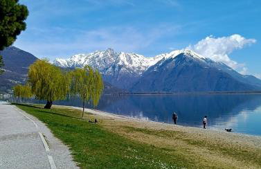 Lake Como PORTO VECCHIO - Charming Lakefront Apartment in the Heart of Domaso - Foto 50