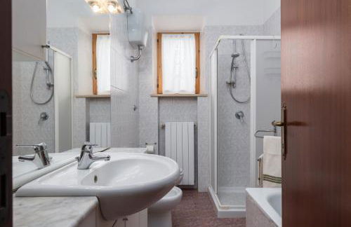 Enchanting Flat with Patio in Abbadia a Isola - Foto 22