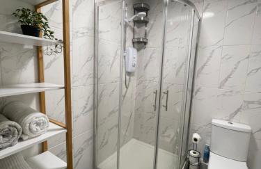 5- Large 1 bed Apartment- West Midlands - Foto 11