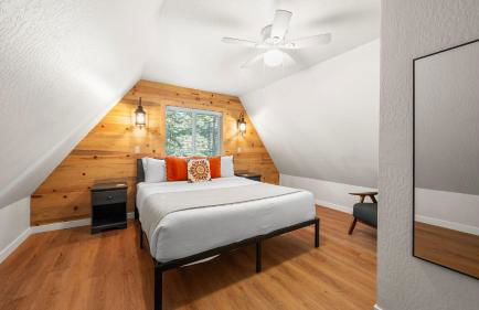 Sweet Pine Deck + Hot Tub, Cozy Modern Interior Close to Ski Resort! - Foto 7