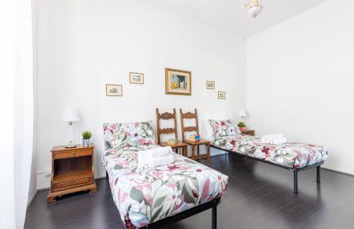 GuestHost - Station Oasis with Parking and Garden - Foto 18