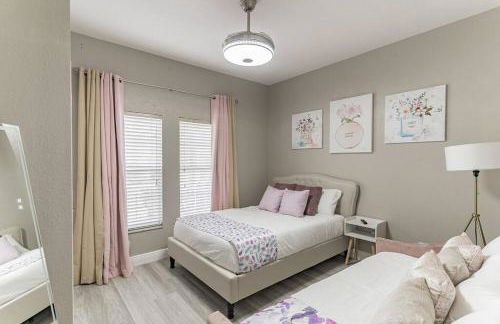 Modern 4 BR Townhouse near Disney - Foto 9