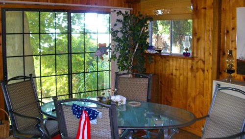 Rustic Lakefront Cottage Rental for Four on Randall Lake, Michigan - Foto 2