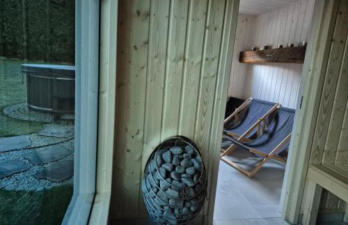 Domek Viking z prywatnym ogrzewanym basenem sauną oraz balią z jacuzzi - Foto 9