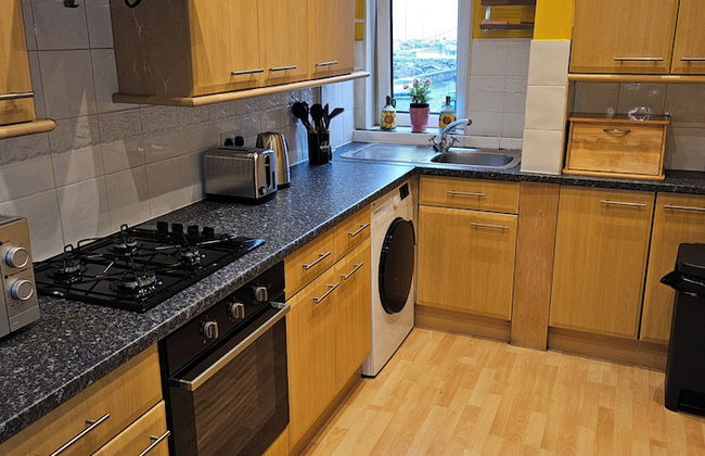 Snug - Macushla Apartment - Photo 15