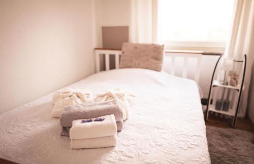 Pfälzer Herzel mit 2 Schlafzimmern und Blick über die Rheinebene kostenfreiem Parkplatz und Wlan fußläufig zum Wald und den Weinbergen Weinkühlschrank Brötchenservice Garten mit Gasgrill - Foto 22