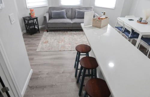 3Bed 2Bath Apt Near NYC plus Parking and Laundry - Foto 26