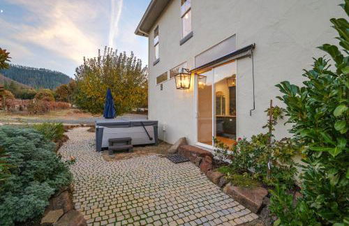 Starry Oak Vineyard Retreat w Hot Tub - Foto 35