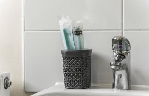 #35 City Home - Sleeps 8 3BDR 2 BR- Bham CC 10 mins - "Perfect for Contractors and Families - Free Parking" - Foto 31