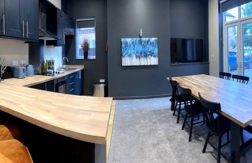 University Apartment • Sleeps 8 - Foto 27