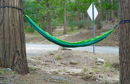 Beautiful Renovated Cozy Forest Home with Hot Tub in Crestline - Foto 58