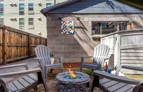 HOT TUB Firepit Pool Table Patio Cozy Downtown Denver - Foto 74