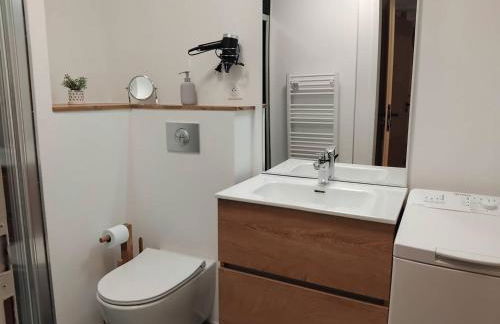 Appartement neuf 2 chambres, parking inclus, proche bus gratuit - FR-1-356-531 - Foto 14