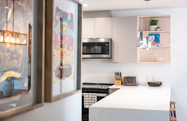 Huckin' Harry's by Revelstoke Vacations - Photo 14