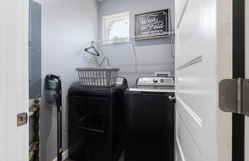 Secret Pool Cabana- Mins to Downtown and Beach - Foto 34