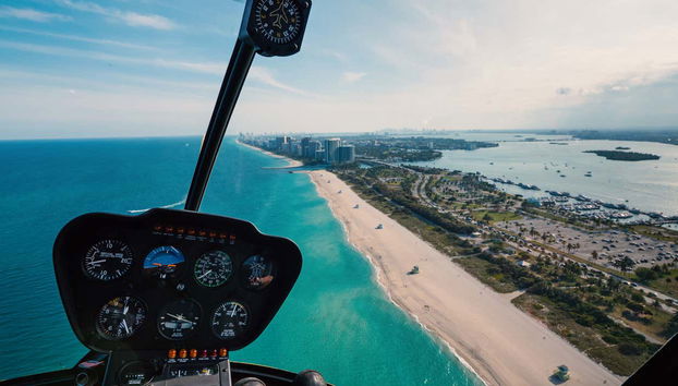 Sorvolando la costa di Miami