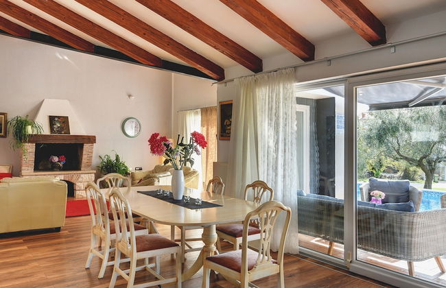 Villa with Swimming Pool, Volleyball Court & Hot Tub, near Rovinj - Foto 24