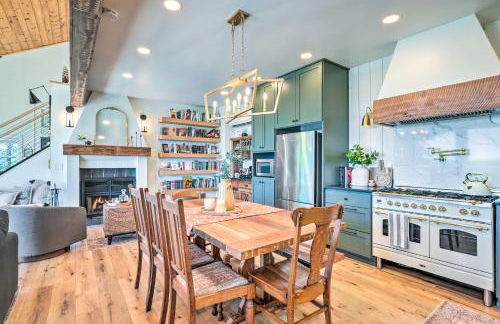 Colorful Golden Getaway with Panoramic Views! - Foto 14