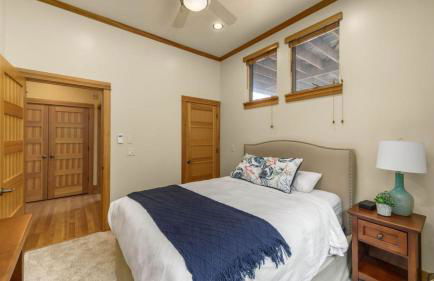 The Castle Rock Estate by Avantstay Steps From Arch Cape Beach w/ Hot Tub & Sauna - Foto 59